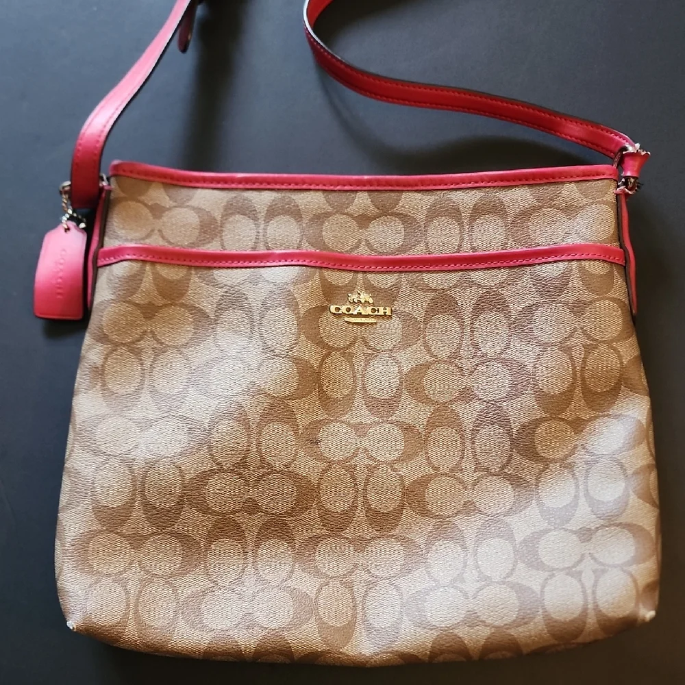 Coach Signature Crossbody‎ Shoulder Bag in Khaki & Pink